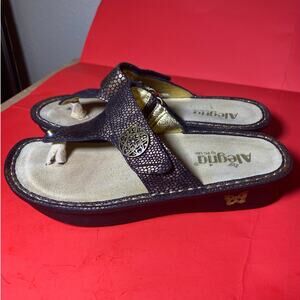 Alegria Metallic Leather slip on Sandals size 40 (9.5) nice sandals
